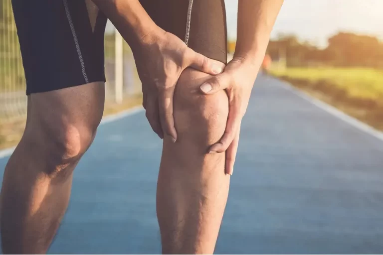 Joint Pain Is No Longer Just an Ageing Problem: Know the Causes, Symptoms & Treatment