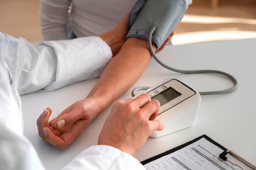 blood-pressure-reasonssymptoms-and-treatment-in-hindi