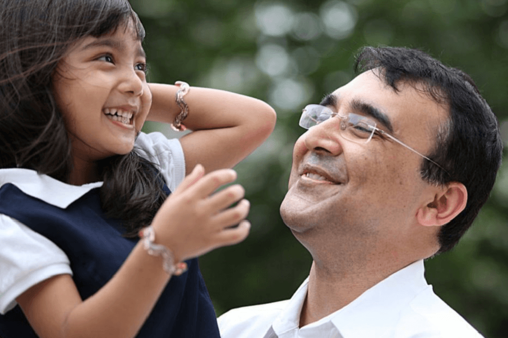 अगर आप में भी हैं ये 7 बेहतरीन खूबियां तो वर्ल्ड बेस्ट डैड बन सकते हैं आप