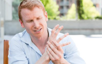 हाथ पैरों में कमजोरी और झनझनाहट महसूस होना किस रोग का लक्षण है?